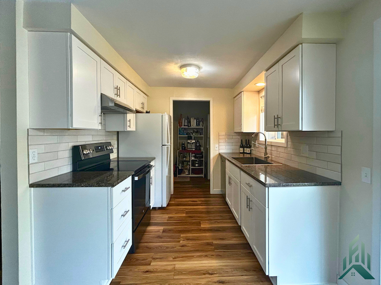 2540 Newton St - Photo 7 of 21