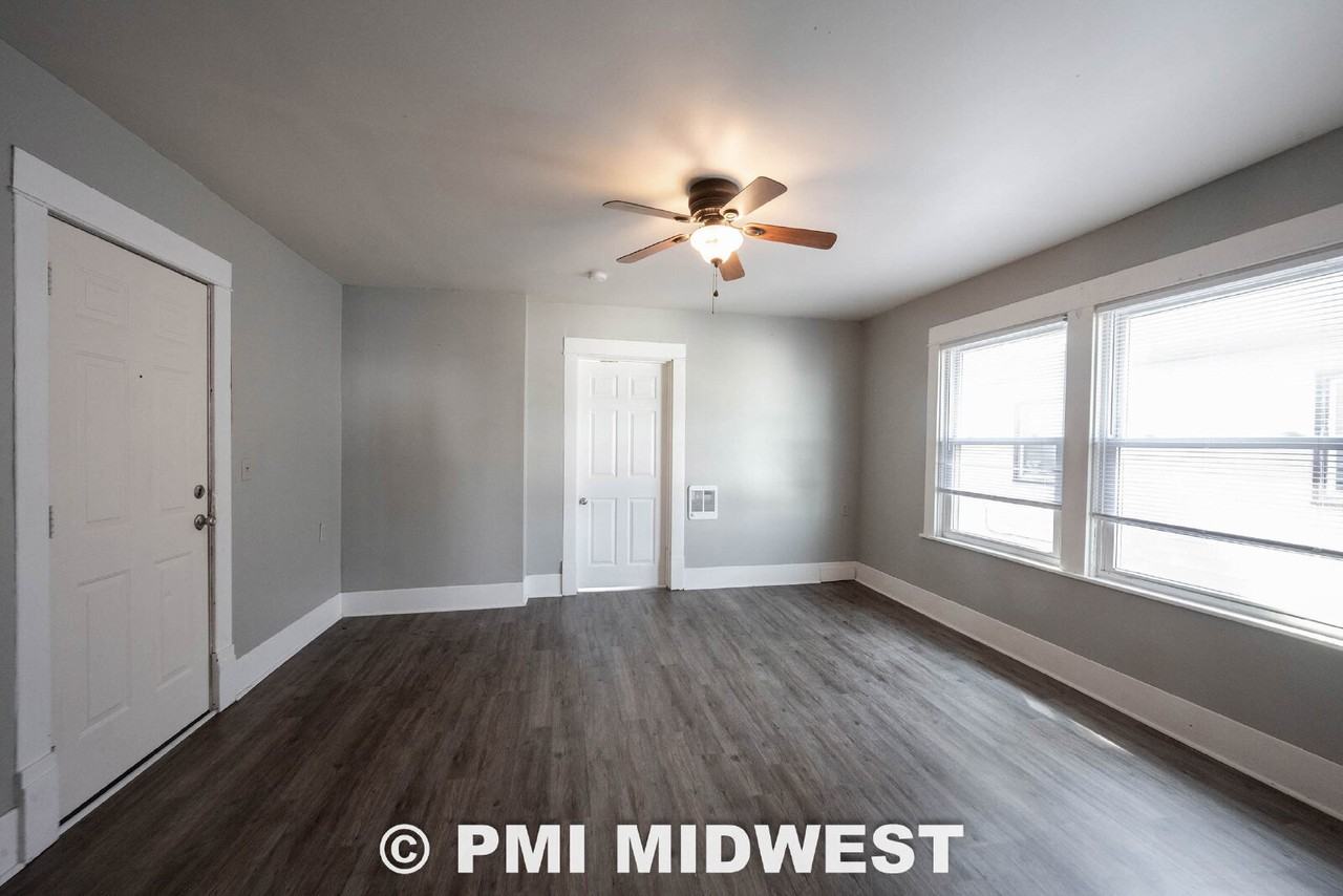 611 N Main St Apt 3 - Photo 4 of 16