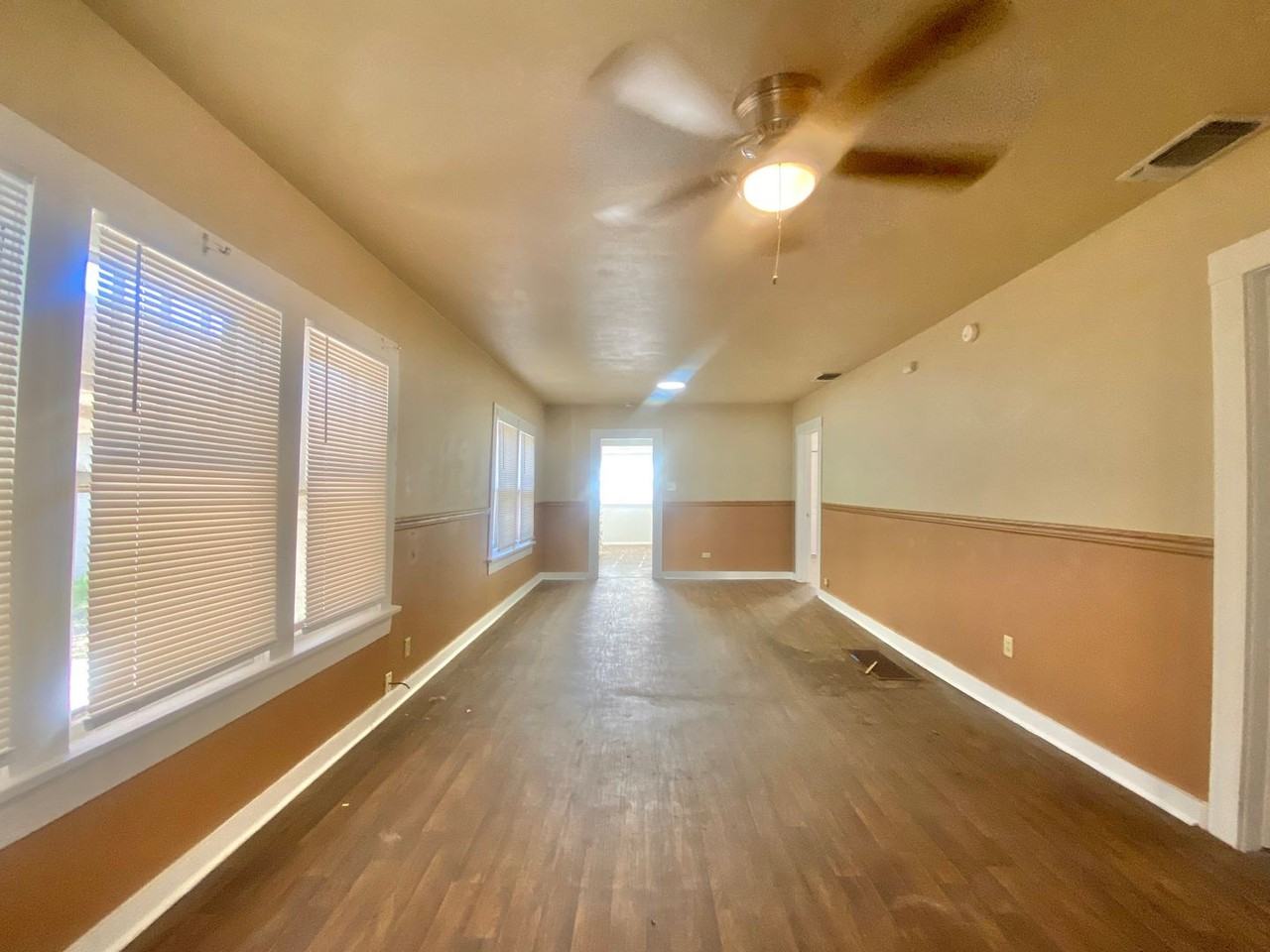 720 S 11th St - Photo 4 of 16