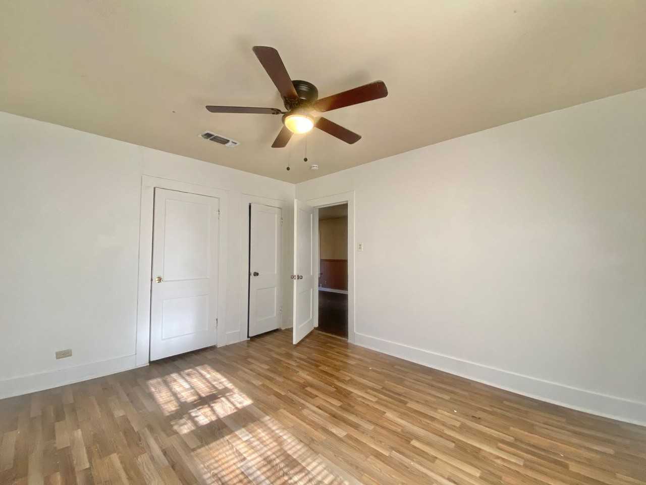 720 S 11th St - Photo 7 of 16