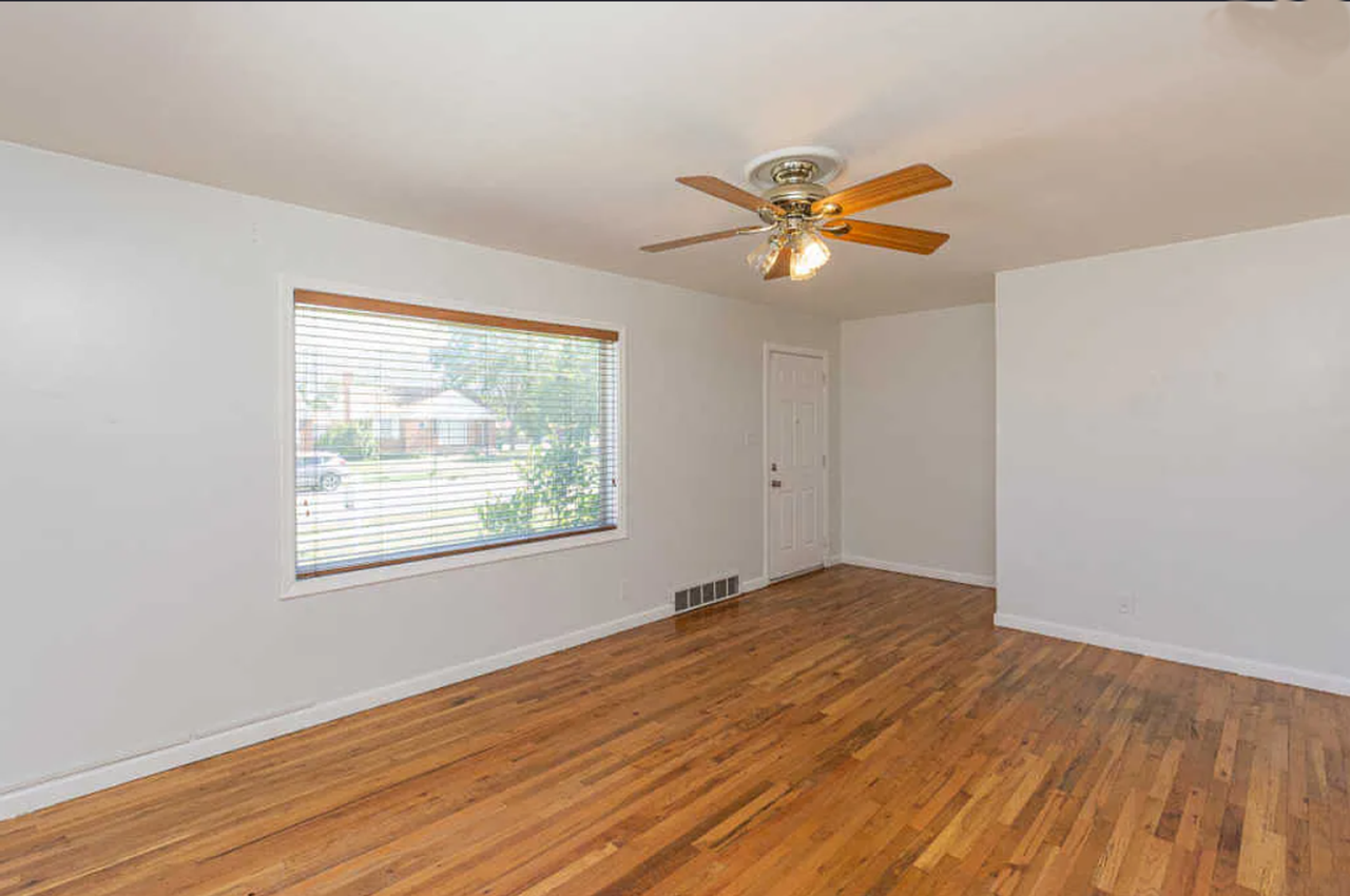 981 36th St - Photo 6 of 22