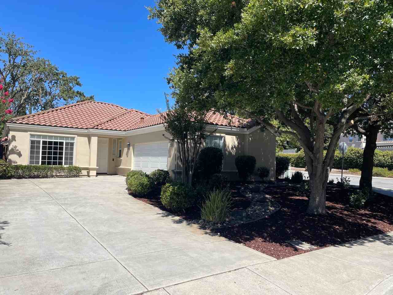 1020 White Cloud Dr - Photo 2 of 30