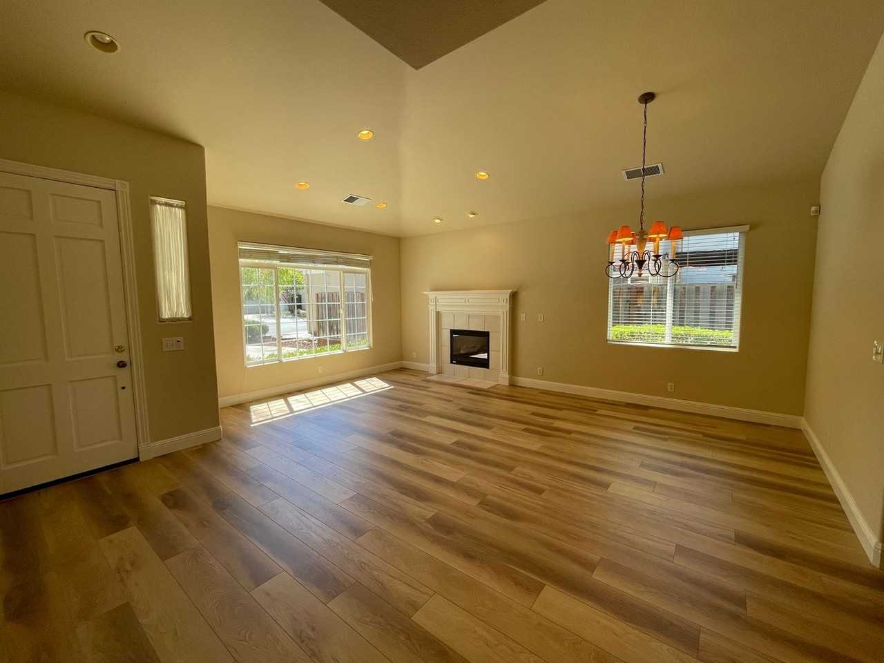 1020 White Cloud Dr - Photo 3 of 30