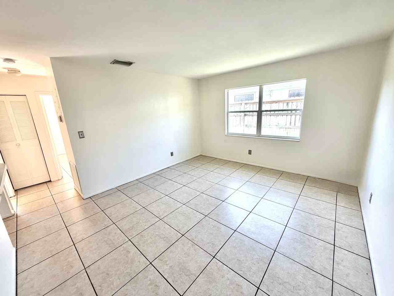 4228-4230-4232 62nd Street West - Photo 4 of 17