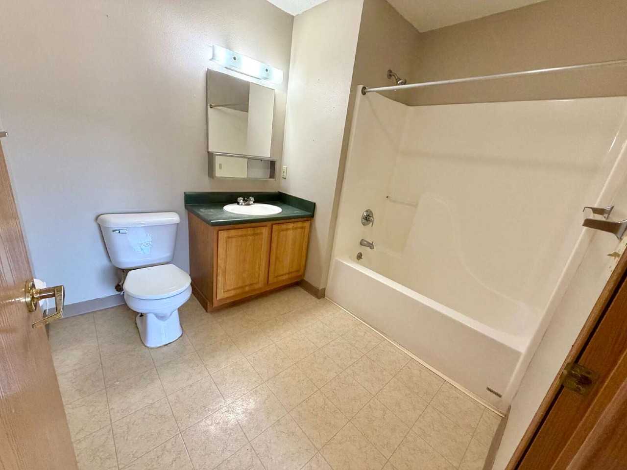 410 13th Ave Nw #16 - Photo 5 of 7