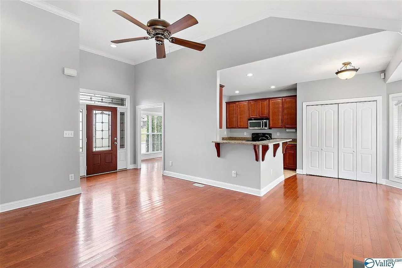 116 Burwell Cove Dr - Photo 4 of 27