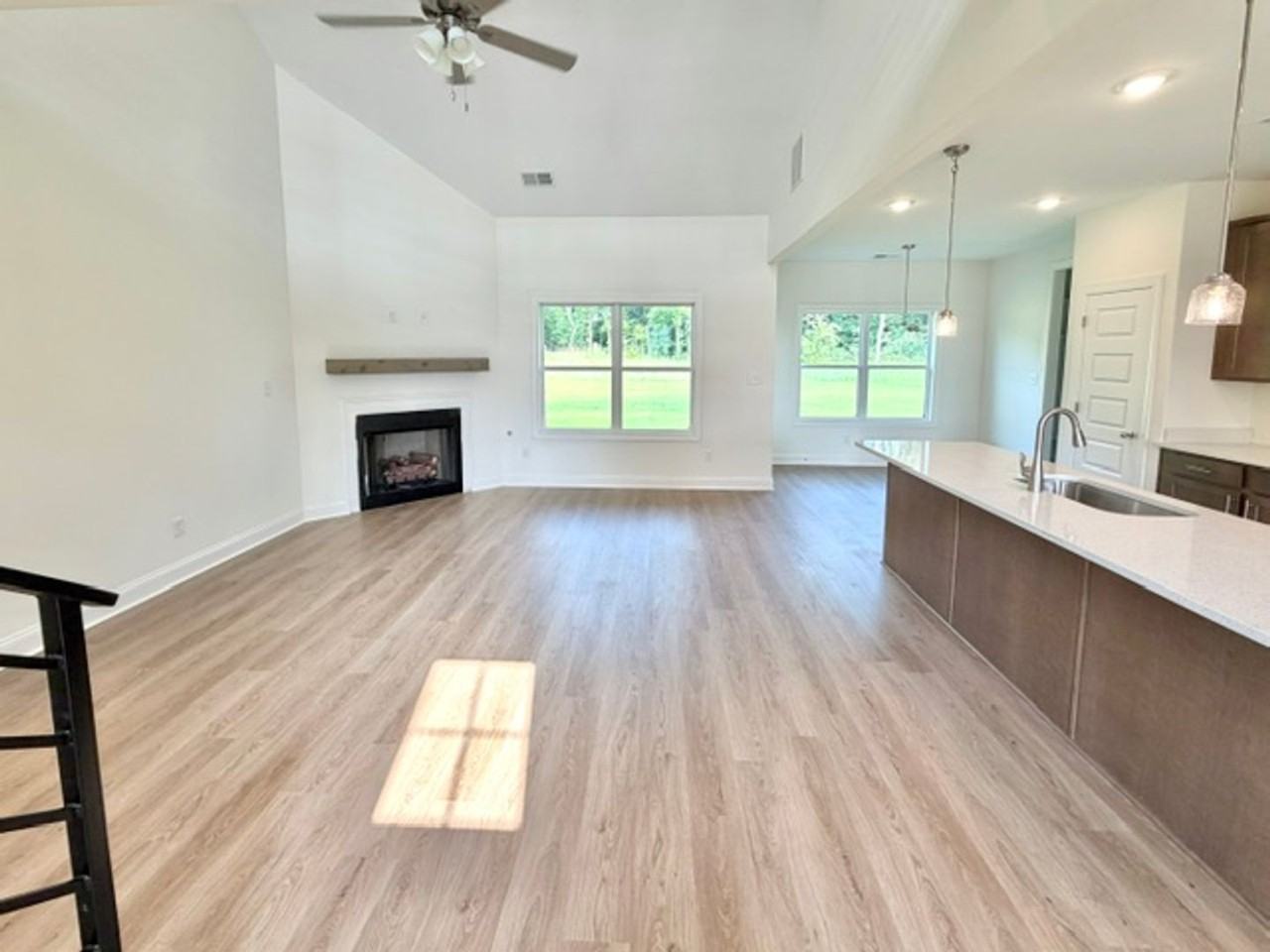 7422 Newbury Dr - Photo 2 of 14