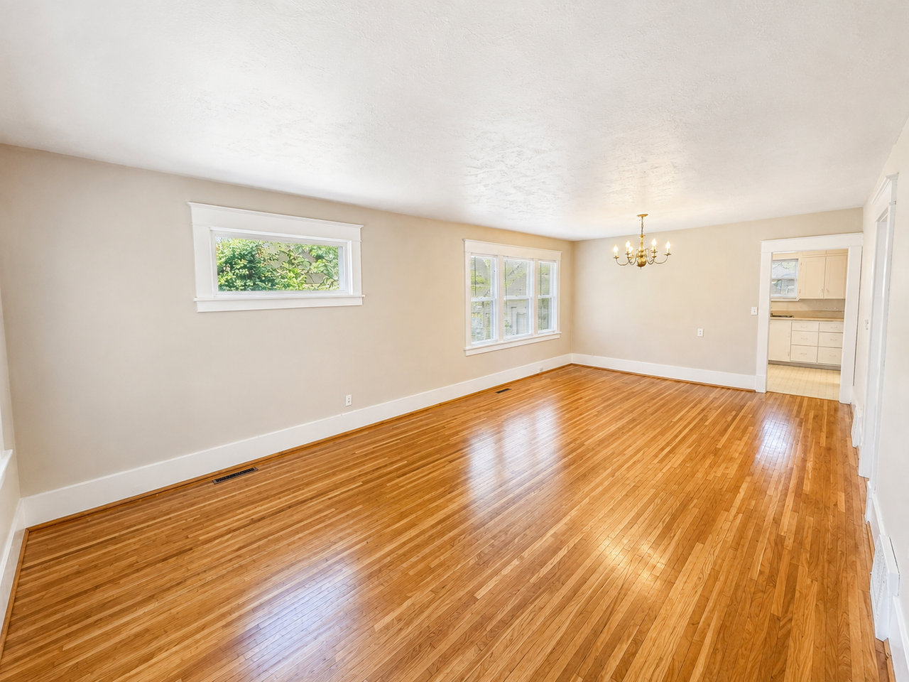 2811 S Lamonte St - Photo 2 of 10