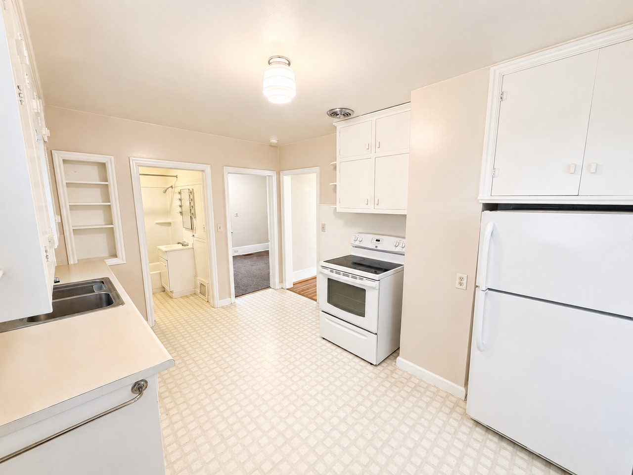 2811 S Lamonte St - Photo 3 of 10