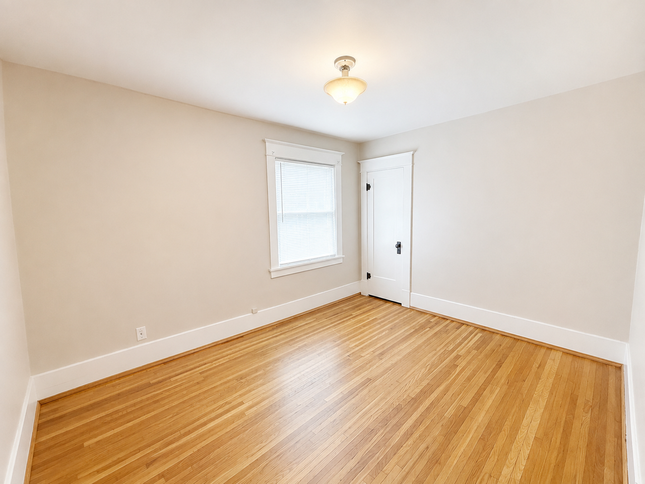 2811 S Lamonte St - Photo 4 of 10