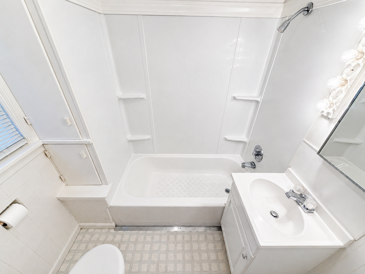 2811 S Lamonte St - Photo 6 of 10