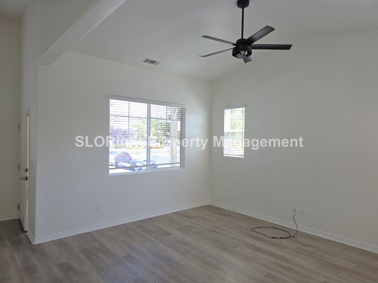 140 Sweetwater Ln - Photo 3 of 24