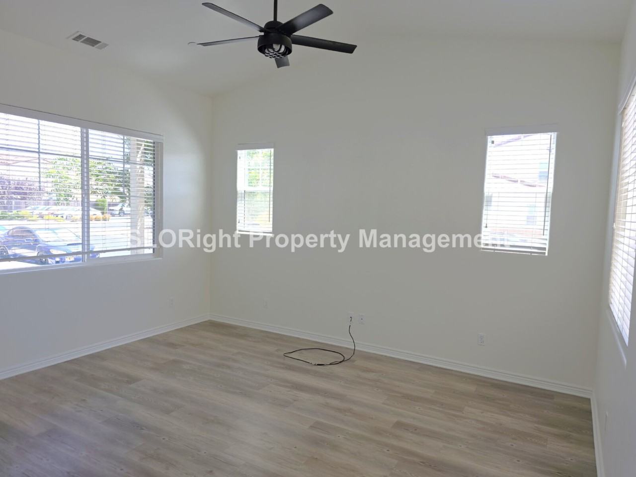 140 Sweetwater Ln - Photo 4 of 24