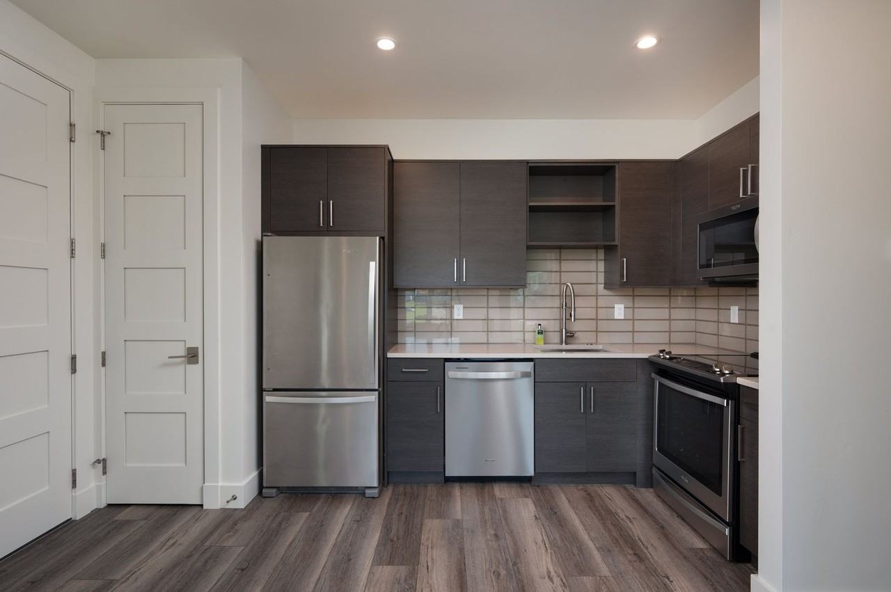 75 Highnoon Way - Photo 2 of 20