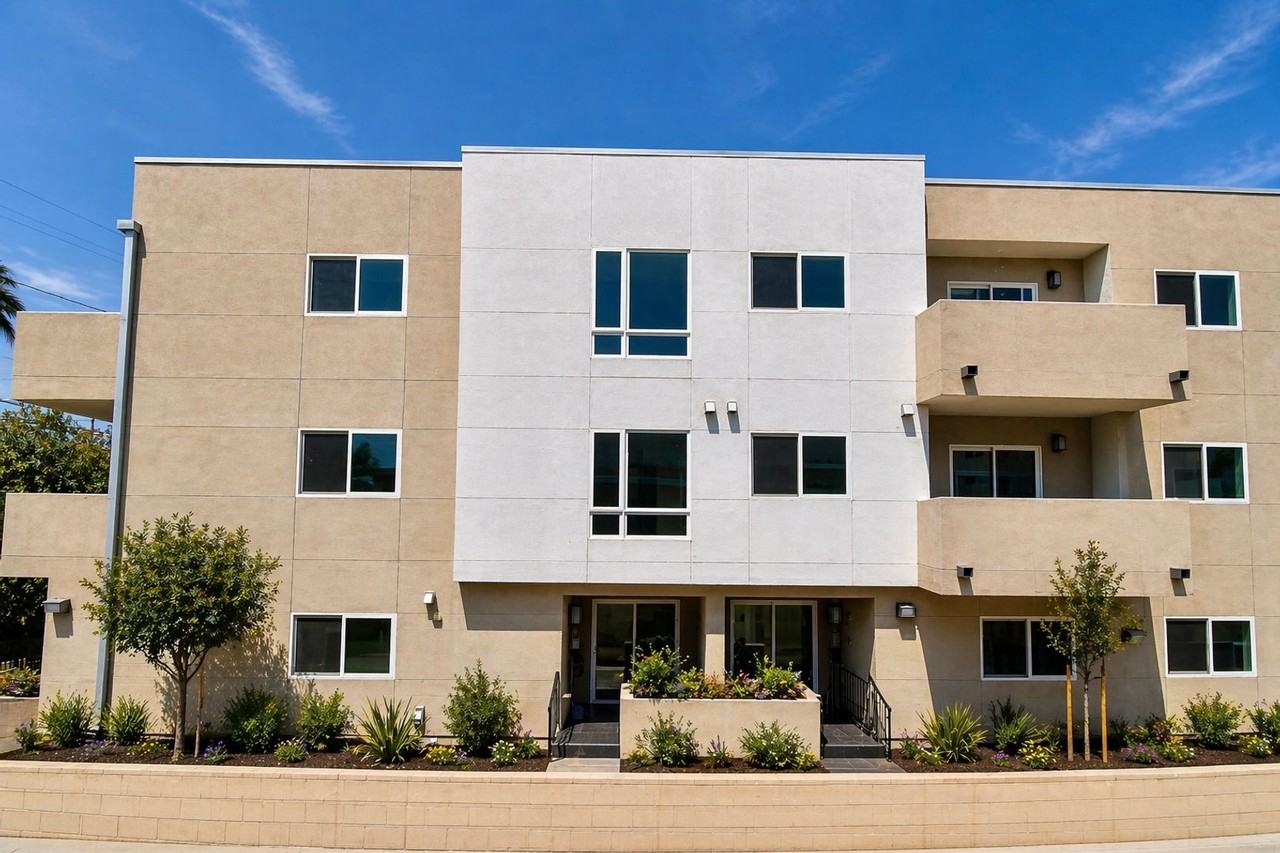 Compton Ave - Photo 2 of 17