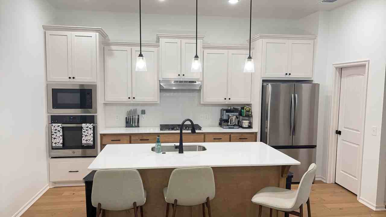 701 Caladium Dr - Photo 4 of 13