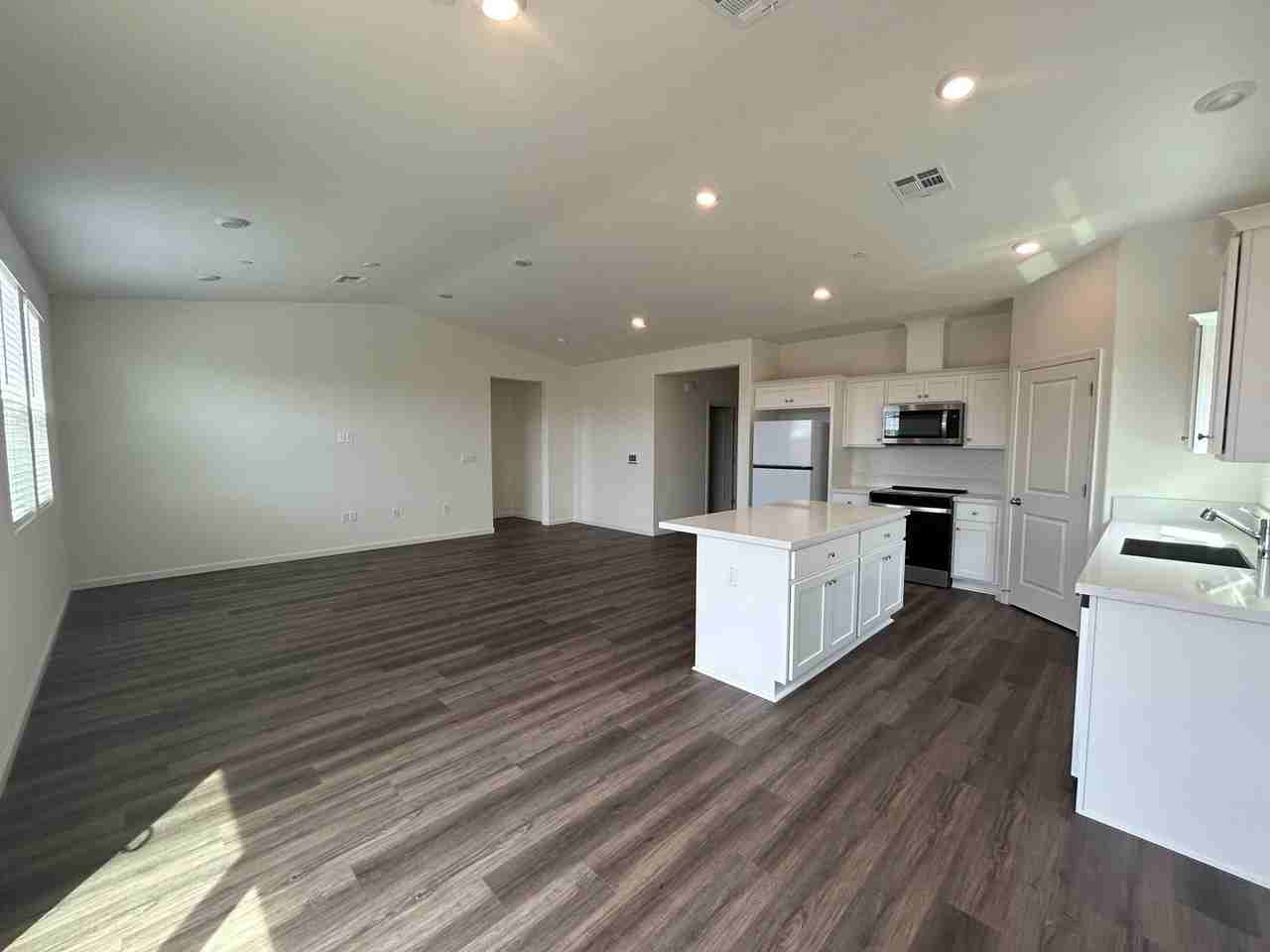 2001 Doug Mccullough Ln - Photo 3 of 27