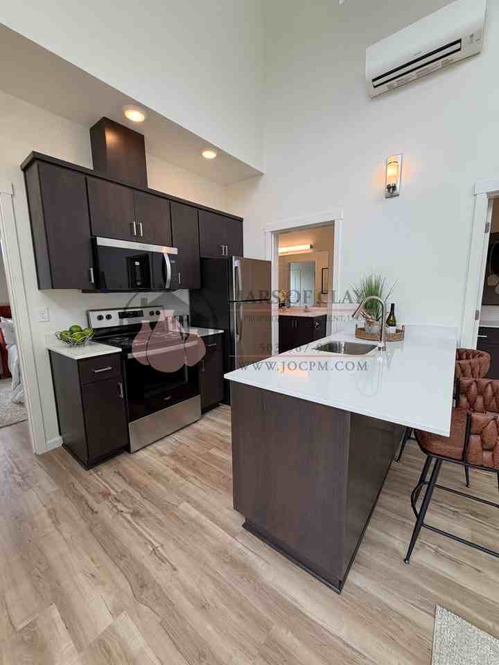 2592 Gilbert St S - Photo 5 of 12