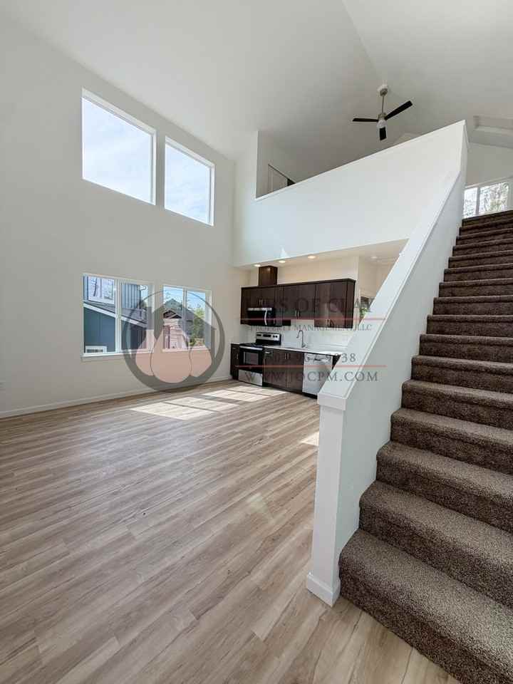 2584 Gilbert St S - Photo 2 of 10