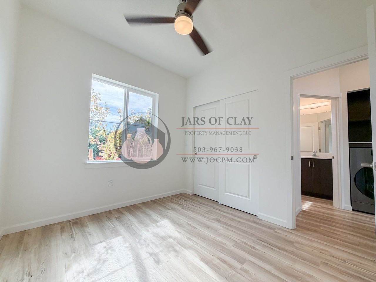 2568 Gilbert St S - Photo 6 of 9