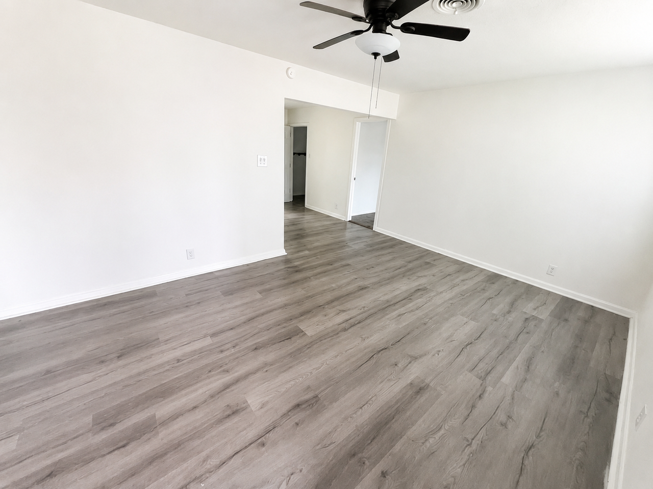 1505 N W S Young Dr - Photo 4 of 12