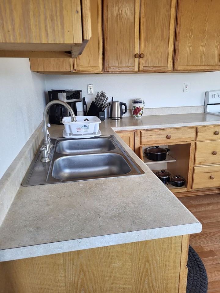 1575 Oregon St - Photo 4 of 7