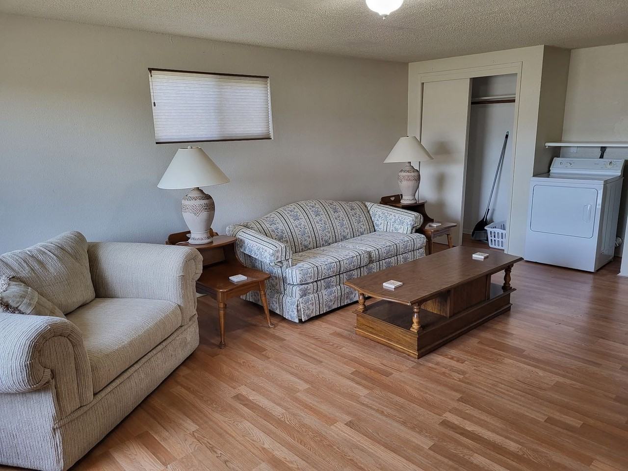 1575 Oregon St - Photo 5 of 7