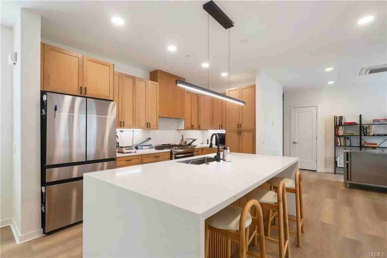 809 Brickyard Ln - Photo 2 of 24