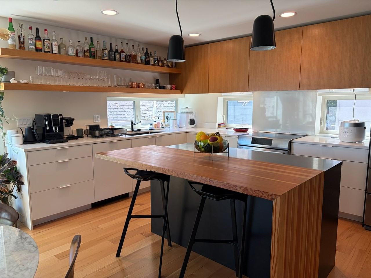 105 Ne 40th St - Photo 3 of 21