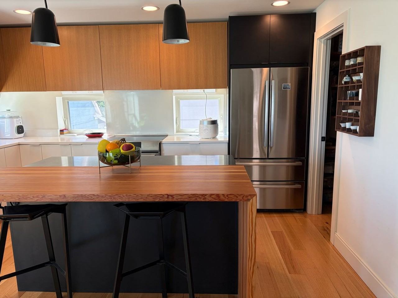 105 Ne 40th St - Photo 4 of 21