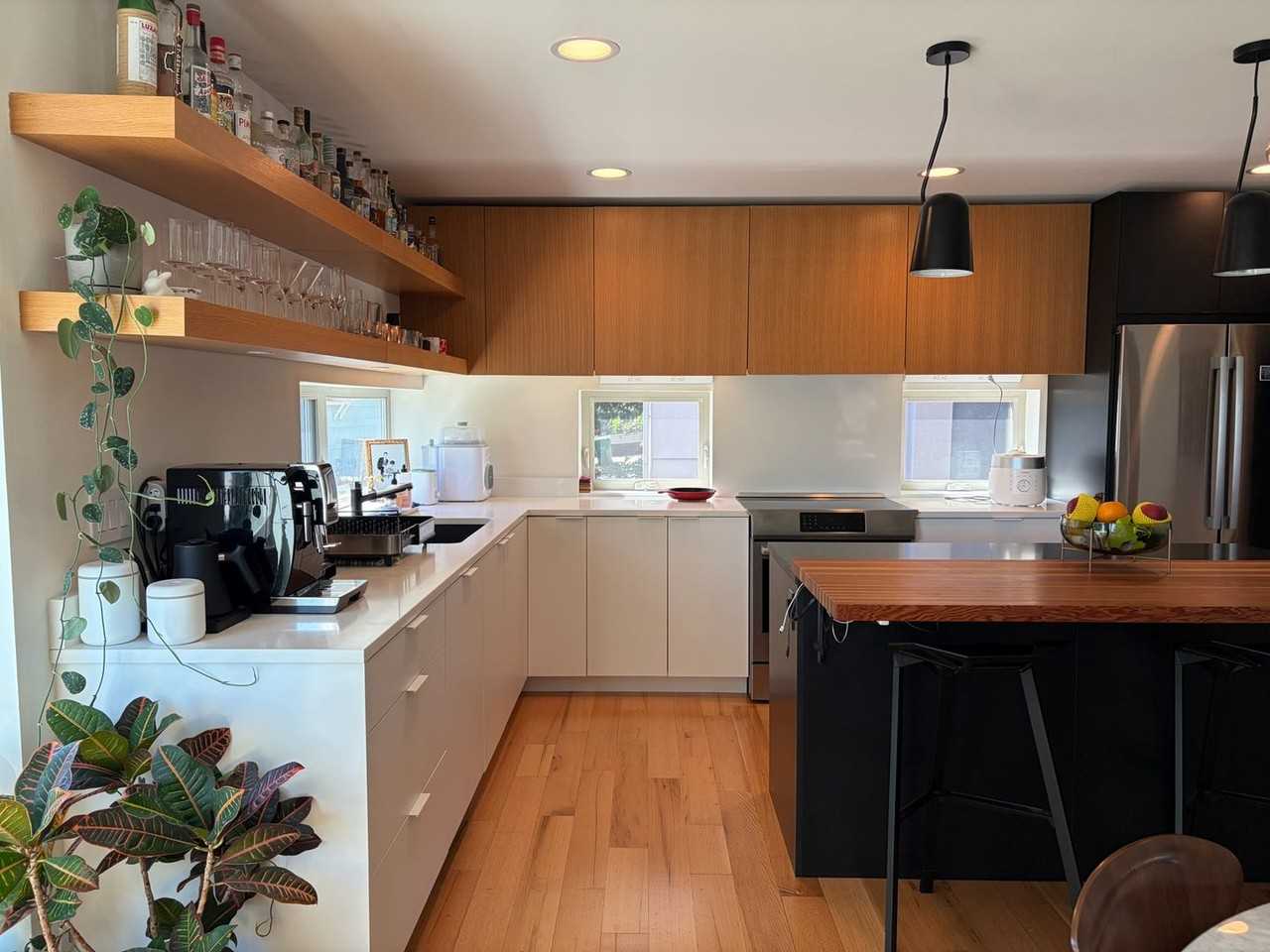 105 Ne 40th St - Photo 6 of 21