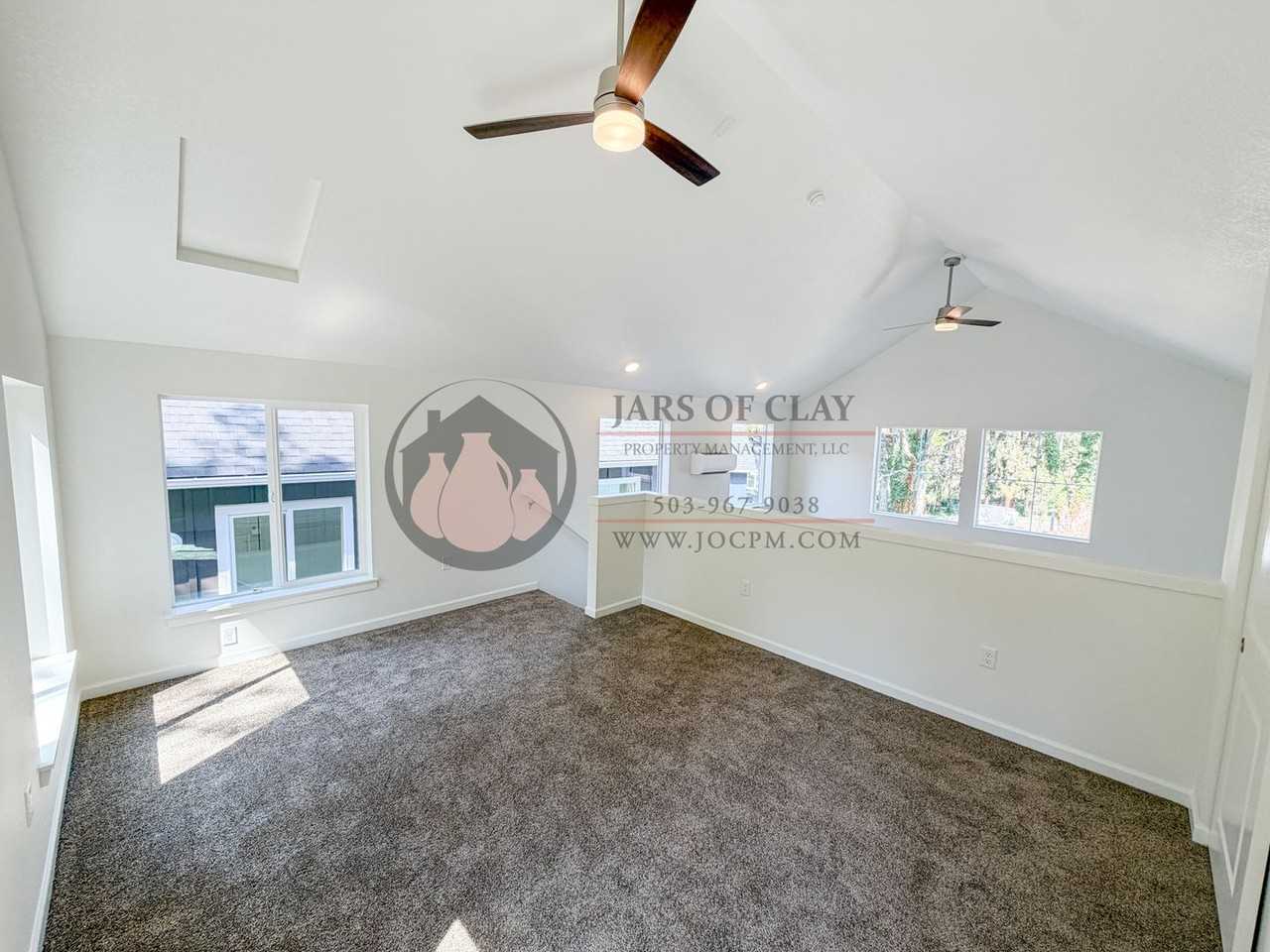 2552 Gilbert St S - Photo 7 of 8