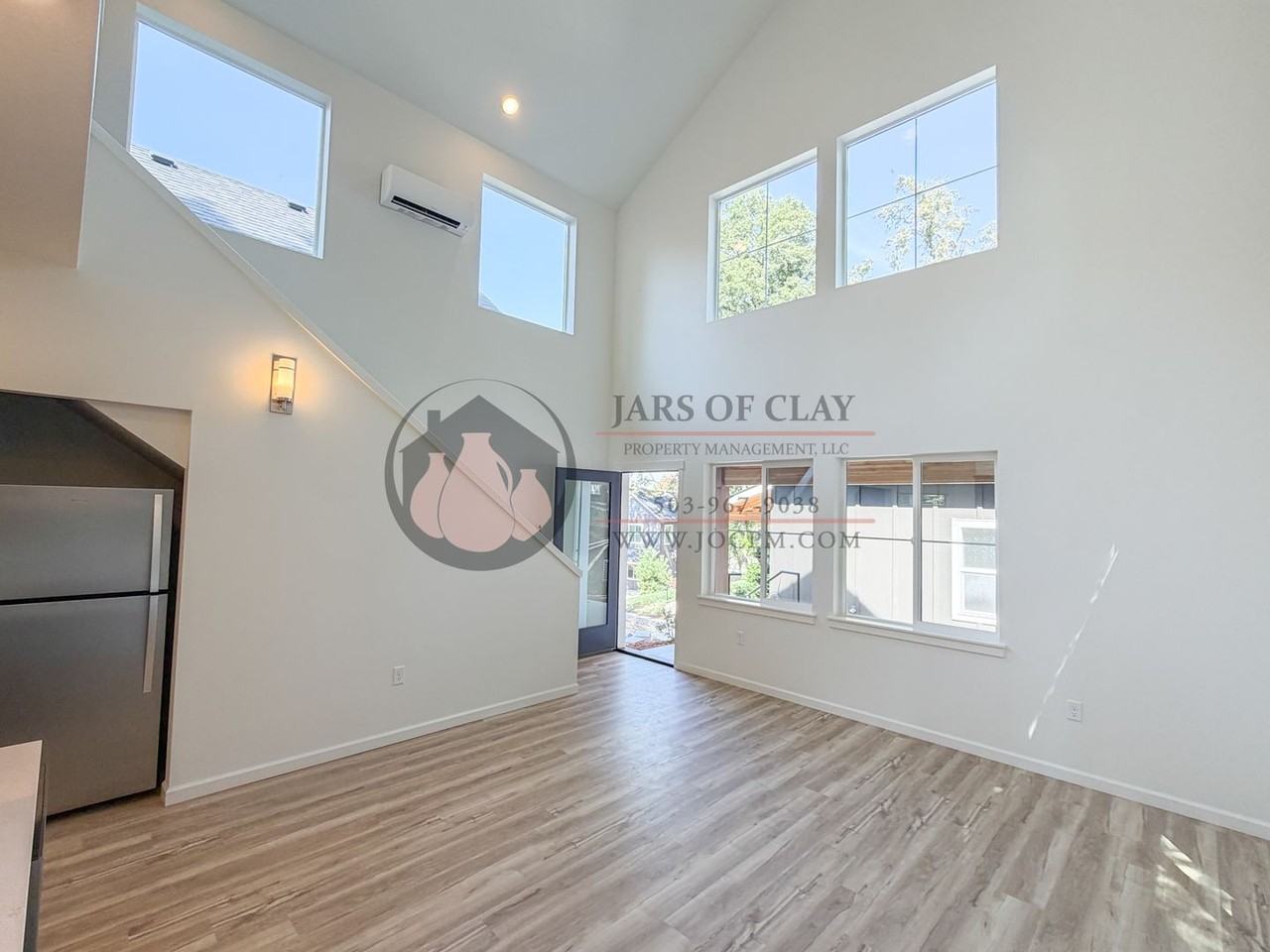 2544 Gilbert St S - Photo 4 of 10