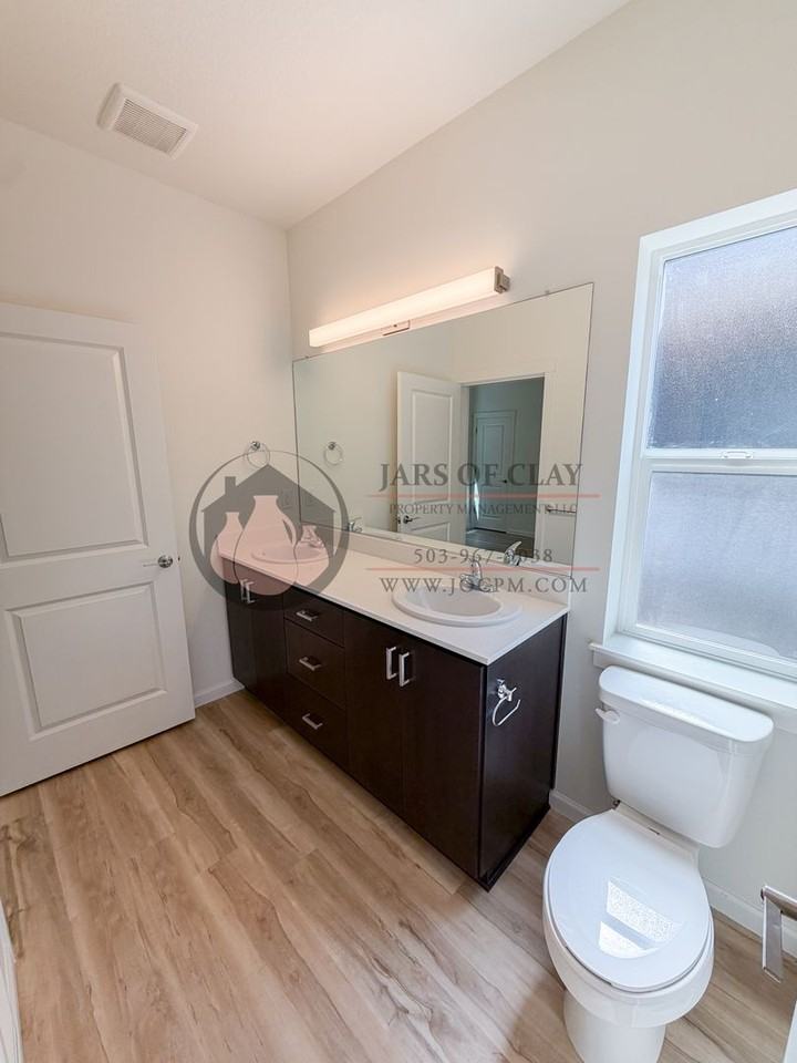 2536 Gilbert St S - Photo 6 of 12