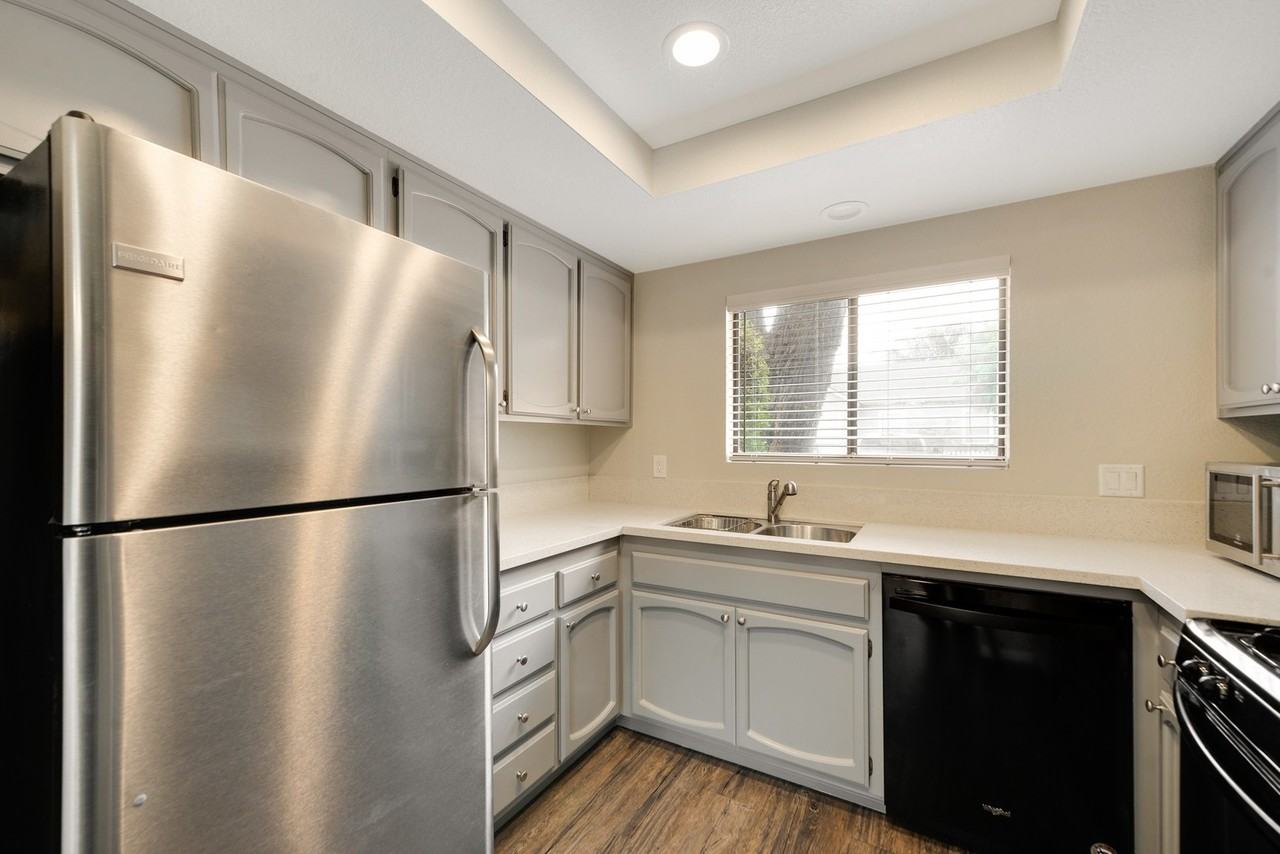 900 N Harbor Blvd - Photo 7 of 19