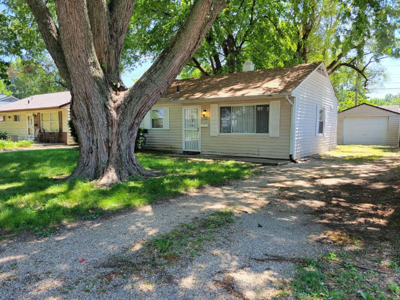 2406 E Wilshire Rd - Photo 2 of 20