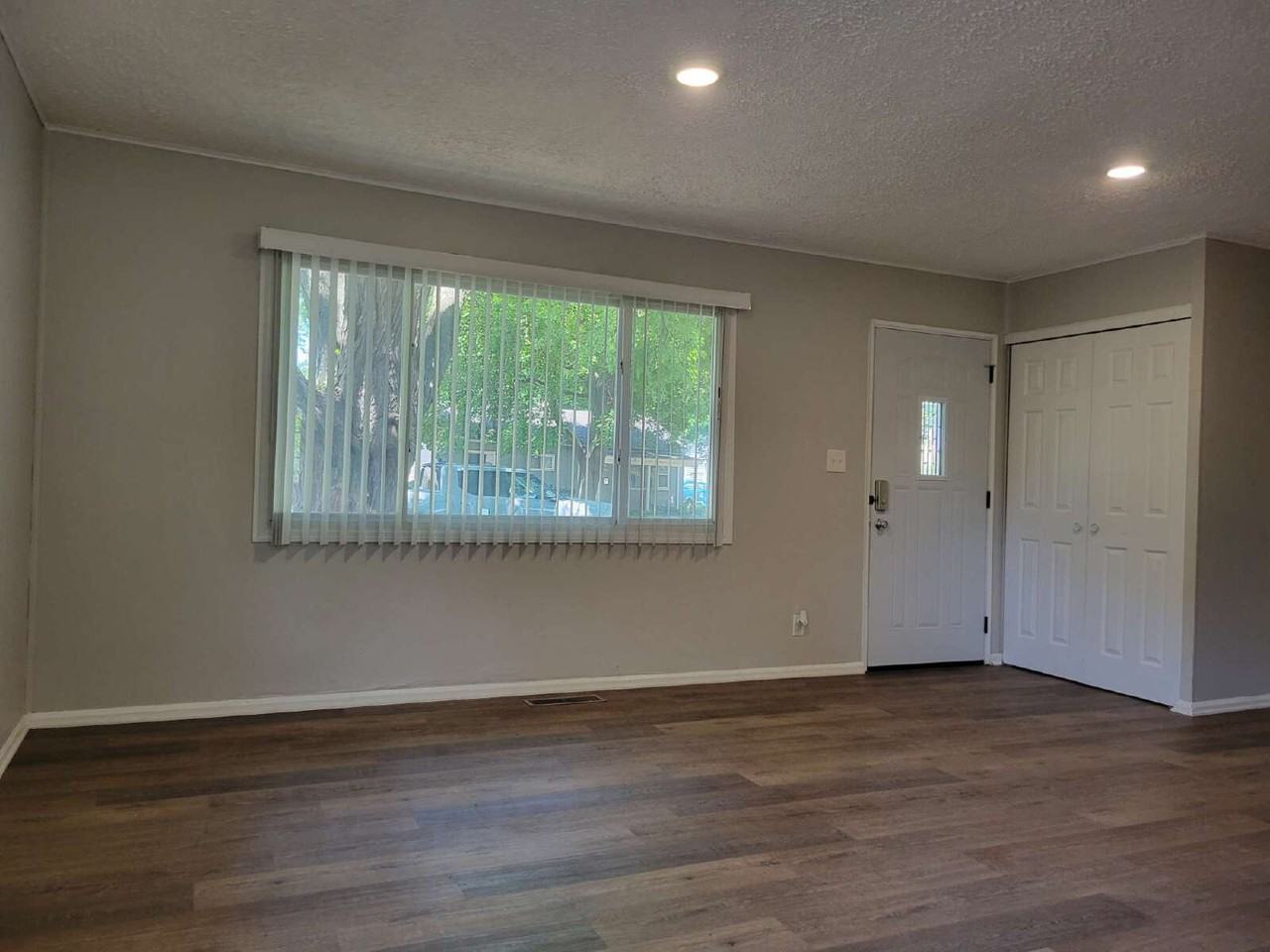 2406 E Wilshire Rd - Photo 3 of 20