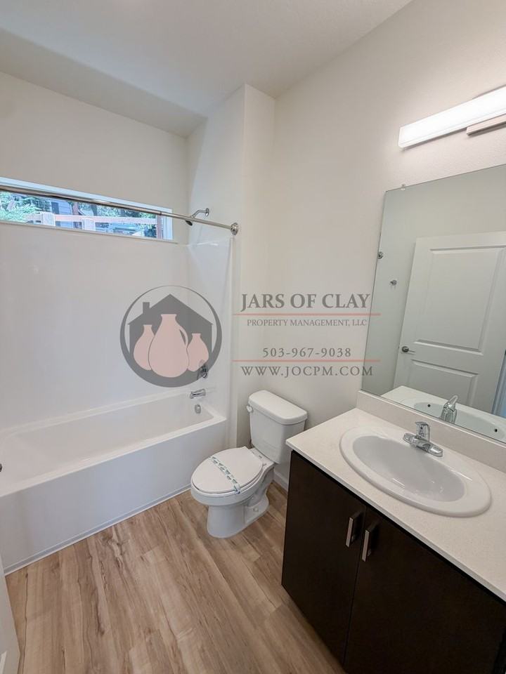 2520 Gilbert St S - Photo 6 of 10