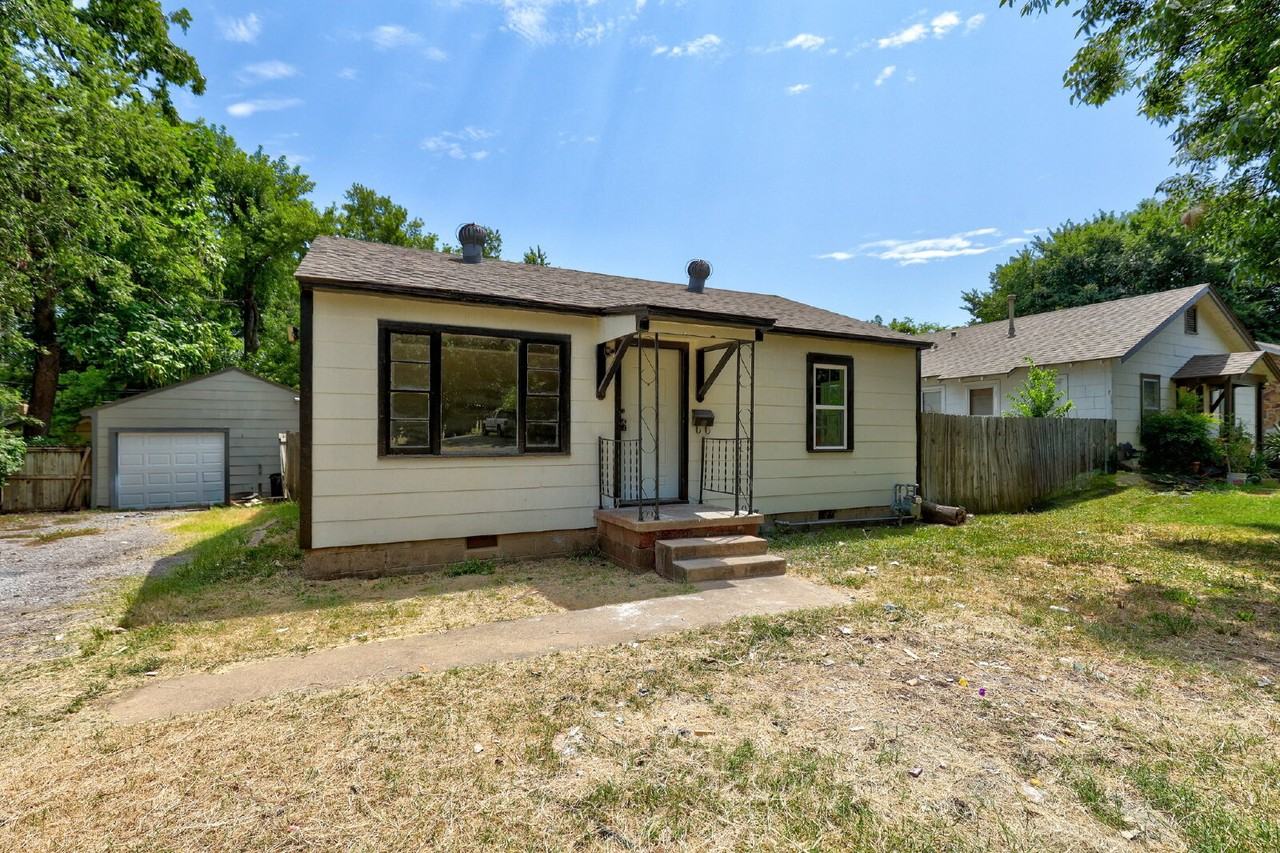 1013 N Richmond Ave - Photo 2 of 20