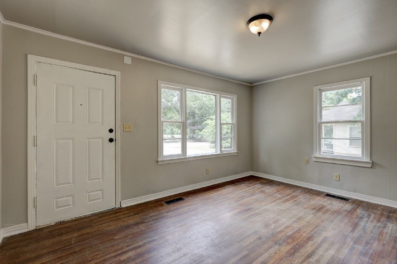 1013 N Richmond Ave - Photo 3 of 20