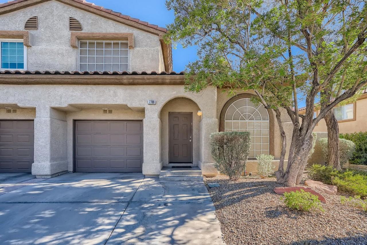 7700 Almeria Ave - Photo 2 of 27