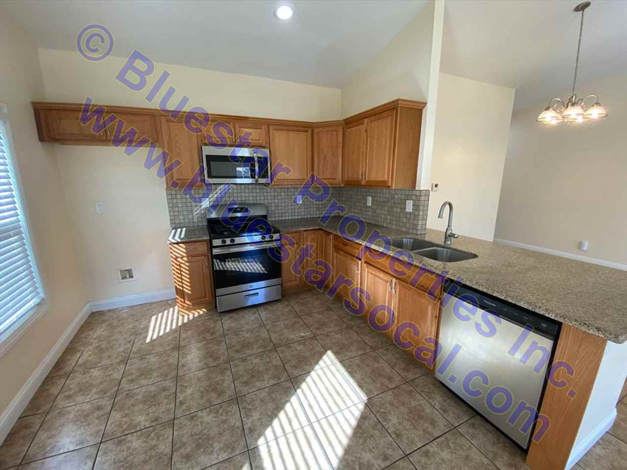 10735 Wakefield St E - Photo 3 of 21