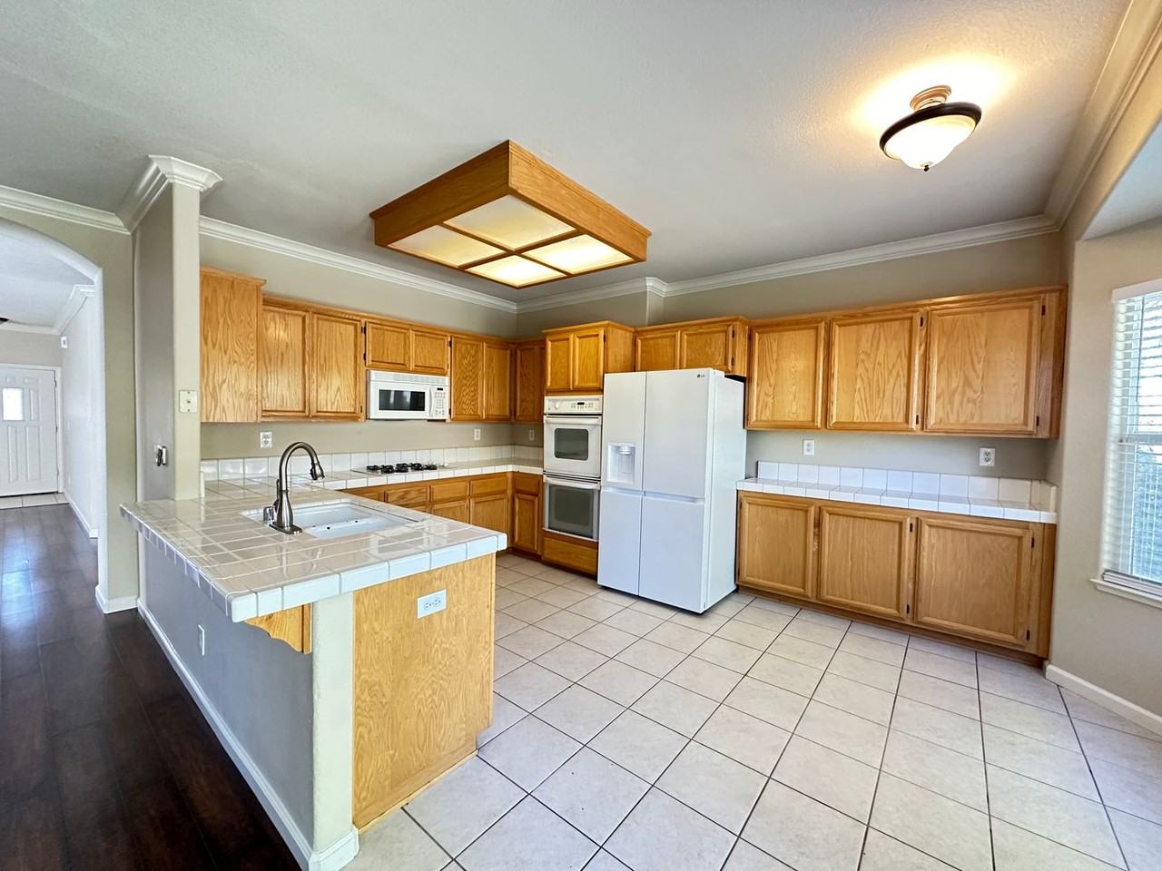 1776 Tuscany Dr - Photo 3 of 12