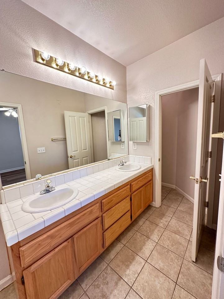 1776 Tuscany Dr - Photo 7 of 12