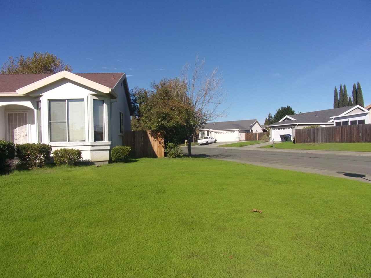 1609 Paseo Flores Dr - Photo 2 of 18