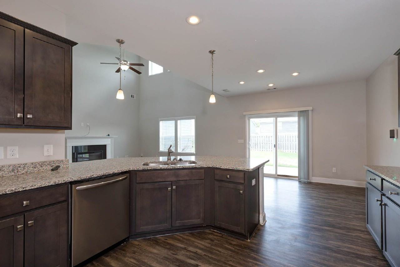 7124 Double Pine Ct - Photo 3 of 39
