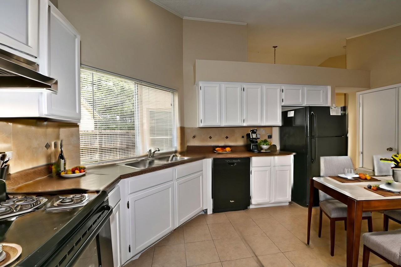 13706 Winding Hl - Photo 7 of 31