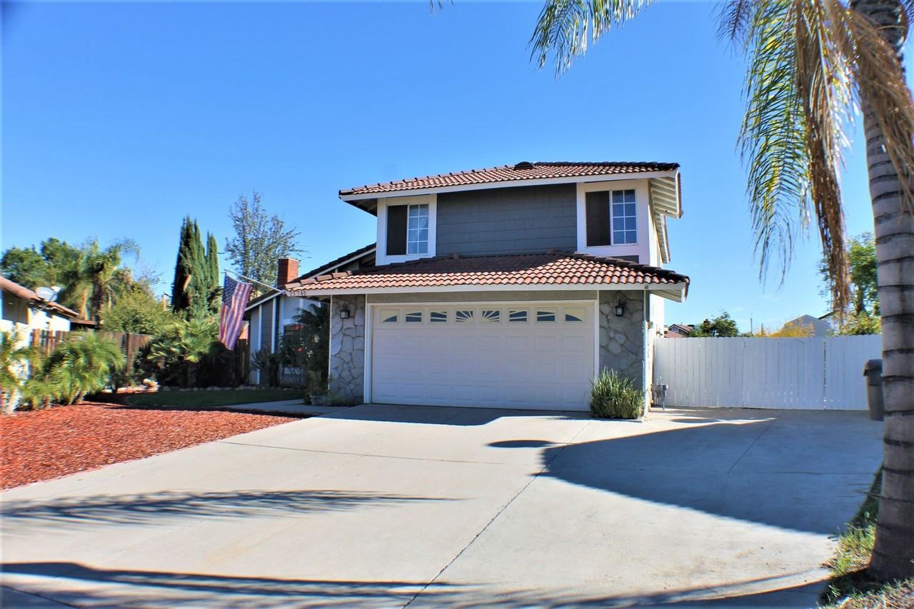 25740 Rosebay Ct - Photo 2 of 40