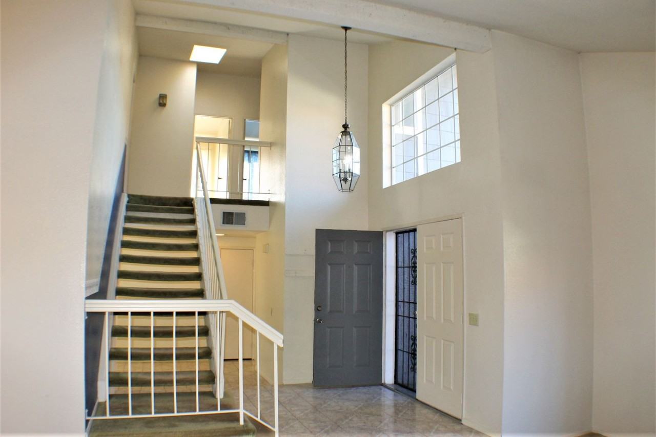 25740 Rosebay Ct - Photo 4 of 40