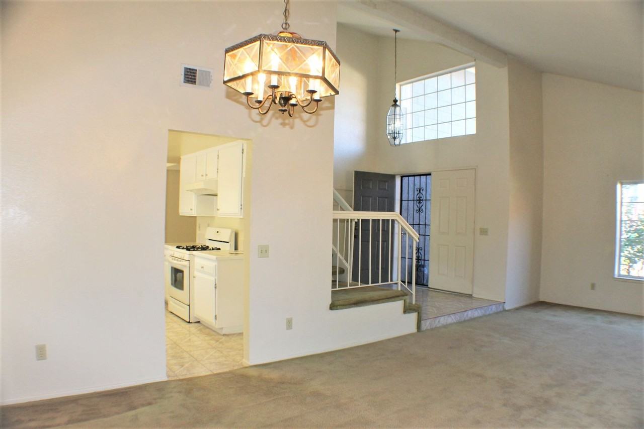 25740 Rosebay Ct - Photo 5 of 40
